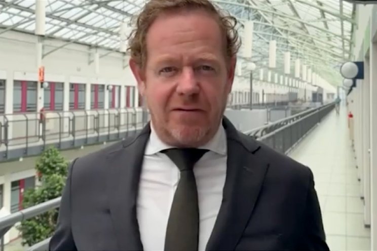 Minister blikt terug op bezoek in Aalsmeer