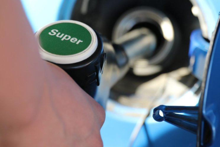 'Goedkopere benzine ten koste van verduurzaming'