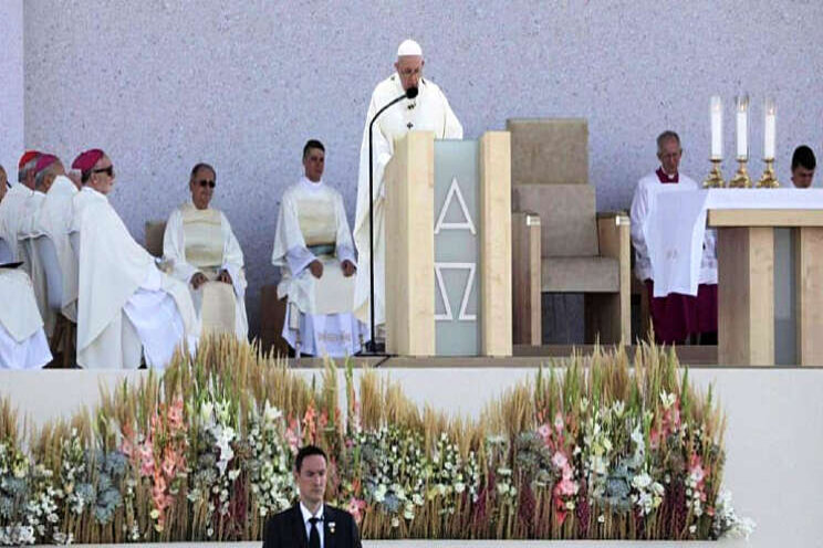 Bloemen Decorum voor Pausbezoek Slowakije